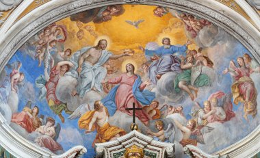 ACIREALE, ITALY - 11 Nisan 2018: Pietro Paolo Vasta 'nın Chiesa di San Camillo kilisesinin ana sahnesinde Meryem Ana Taç Giyme Töreni freski (1745 - 1750)).
