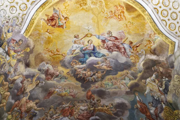 Acireale Italia Huhtikuu 2018 Neitsyt Marian Kruunajaisten Fresko Duomon Katossa — kuvapankkivalokuva