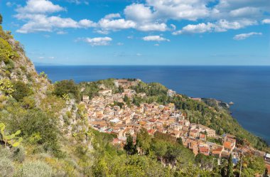 Taormina - Şehrin görünüşü.
