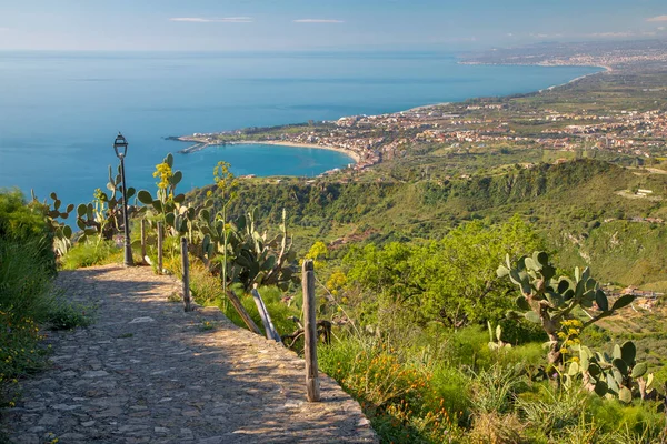 Taormina Det Vackra Medelhavslandskapet Sicilien — Stockfoto