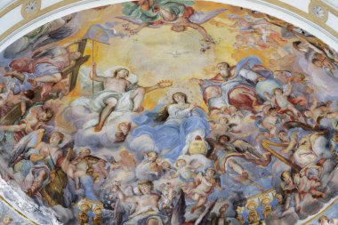 CATANIA, İtalya - 7 Nisan 2018: Giovanni Tuccari 'nin Chiesa di San Benedetto kilisesinde Meryem Ana' nın Taç Giyme Töreni freski (1667-1743)).