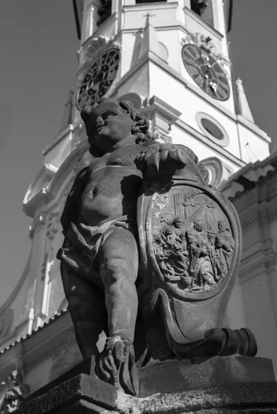 Prague République Tchèque Octobre 2018 Ange Baroque Devant Façade Église — Photo