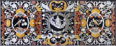 MODENA, İtalya - 14 Nisan 2018: Felice Giannelli 'nin Abbazia di San Pietro (1680 - 1690) kilisesindeki taş çiçek mozaiği (Pietra Dura)).
