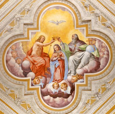 OSSUCCIO, İtalya - 8 Mayıs 2015: Sacro Monte della Beata Vergine del Soccorso Kilisesi 'nde Bakire Meryem' in Taç Giyme Töreni 'nin barok freski Salvatore Pozzi di Puria (1595 1681))