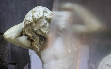 Catania - Tito Angelini 'nin Tito Amenano Çeşmesi (1837).