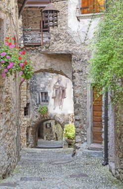 Canale di Teno - Lago di Teno Gölü yakınlarındaki küçük kırsal dağ köyündeki rahatsızlık.
