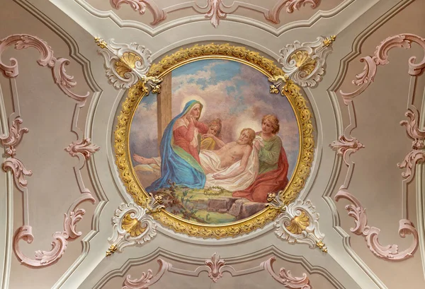 Menaggio Italia Mayo 2015 Fresco Neobarroco Deposición Cruz Pieta Iglesia — Foto de Stock