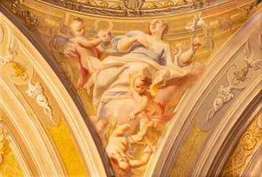 COMO, ITALY - 8 Mayıs 2015: Carlo Inncenzo Carloni 'nin Santuario del Santissimo Crocifisso kilisesinde Aşkın temel erdeminin freski..).