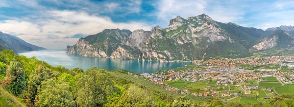 Πανόραμα Της Riva Del Garda Και Lago Garda Λίμνη — Φωτογραφία Αρχείου