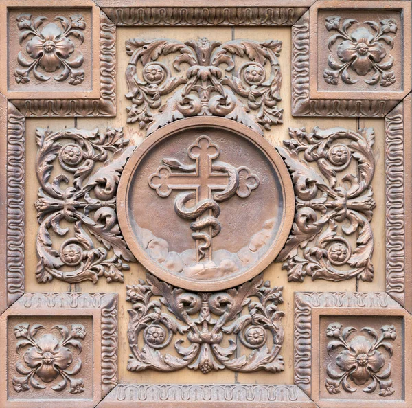 Como Italie Mai 2015 Métal Relief Bois Avec Instrument Crucifixion — Photo