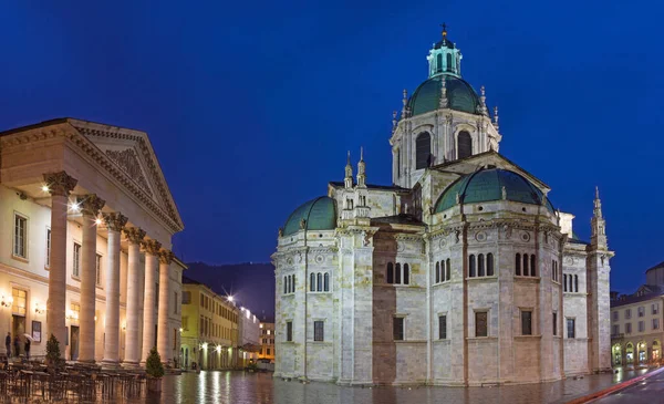 Como Portal Del Duomo Teatro Sociale Atardecer —  Fotos de Stock