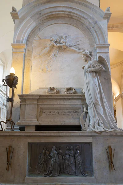 Catania イタリア エイプリル7 2018 ジョバンニ バティスタ タサラによるカテドラーレ サンタガタのオペラ作曲家ヴィンチェンツォ ベリーニの葬儀記念碑 1876年 — ストック写真