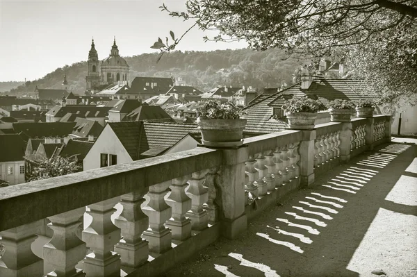 Praga Panorama Dos Jardins Sob Castelo Mala Strana Igreja São — Fotografia de Stock