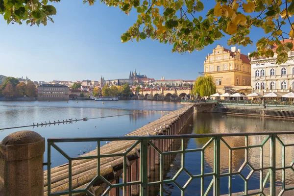 Praga Edificio Del Museo Bedrich Smetana Puente Carlos Castillo Catedral — Foto de Stock