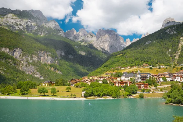 Alpy Jezero Lago Molveno Dolomity Brenta Pozadí — Stock fotografie