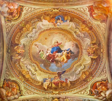 COMO, ITALY - 8 Mayıs 2015: Gaetano Barabini 'nin Santuario del Santissimo Crocifisso kilisesinde Bakire Meryem' in Assumption of tavanı (19cent..).
