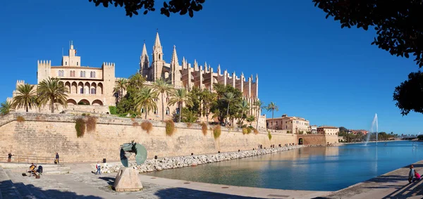 Palma Mallorca Ισπανια Ιανουαριου 2019 Καθεδρικός Ναός Seu Και Παλάτι — Φωτογραφία Αρχείου