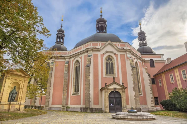 Praga Kościół Wniebowzięcia Najświętszej Marii Panny Karola Wielkiego Kostel Nanebevzeti — Zdjęcie stockowe