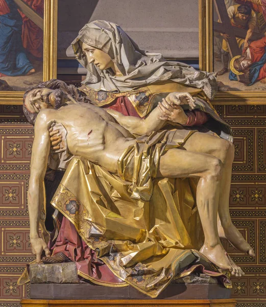 Praag Tsjechië Oktober 2018 Het Gesneden Polychrome Standbeeld Van Pieta — Stockfoto