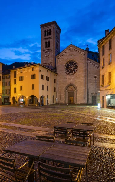 Como Basiliek Van San Fedele Plein Schemering — Stockfoto