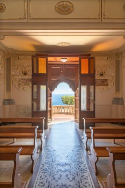 TAORMINA, İTALYA - 9 Nisan 2018: Chiesa di San Giuseppe Kilisesi ve manzarası.