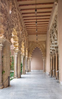 ZARAGOZA, İSPAN - 2 Mart 2018: La Aljaferia Sarayı.