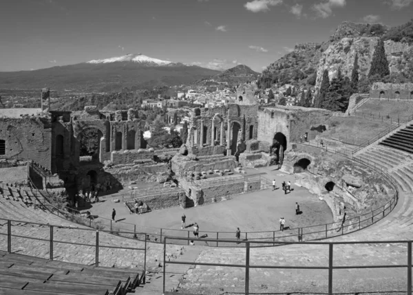 Taormina Řecké Divadlo Sopka Etna Město — Stock fotografie