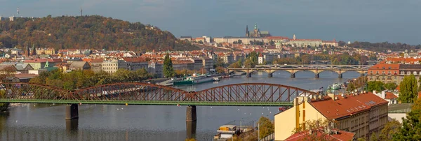 Praga Panorama Ciudad Con Los Puentes Castel Fondo Vysehrad —  Fotos de Stock