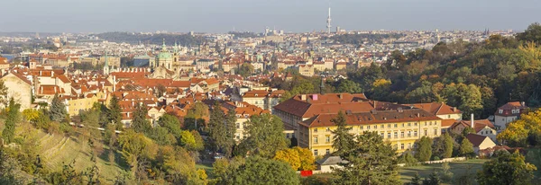 Praga Mira Desde Colina Petrin Hasta Casco Antiguo —  Fotos de Stock