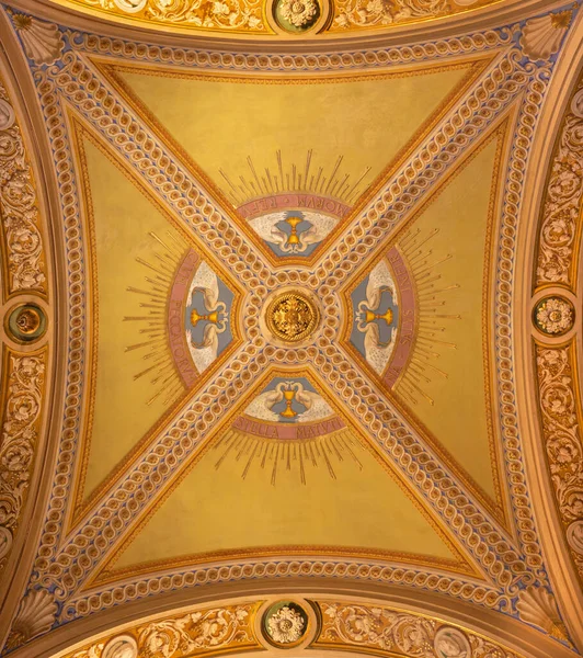 Turín Italia Marzo 2017 Detalle Del Fresco Techo Iglesia Basílica —  Fotos de Stock