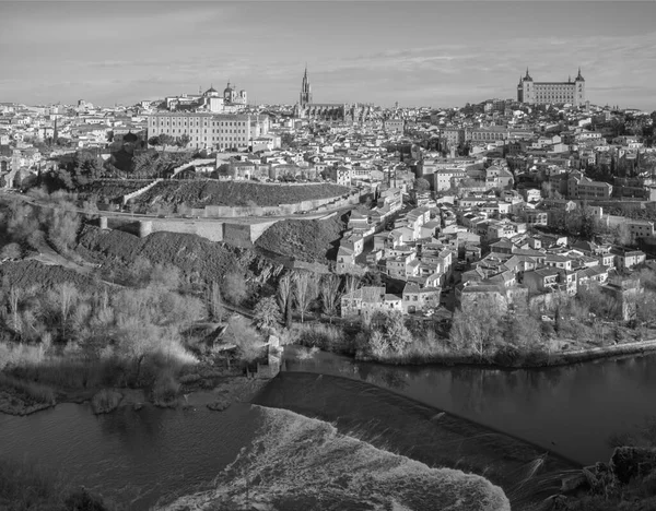 Toledo Poranku Zamku Katedrze Alcazar Nad Rzeką Tajo — Zdjęcie stockowe