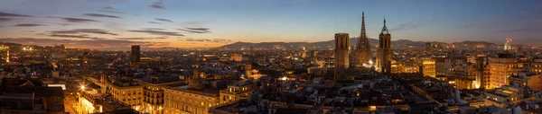 Barcelona Panorâmica Cidade Com Antiga Catedral Centro Noite Entardecer — Fotografia de Stock