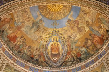 BARCELONA, İspanya - 3 Mart 2020: The fresco of Glory of the Child Jesus in the church Parroquia Santa Teresa de l 'Infant Jesus by Francisco Labarta (20 cent..).