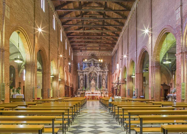 PADUA, ITALY - SEPTEMBER 8, 2014: The nave of church San Benedetto vecchio (Saint Benedict). — Stock Photo, Image