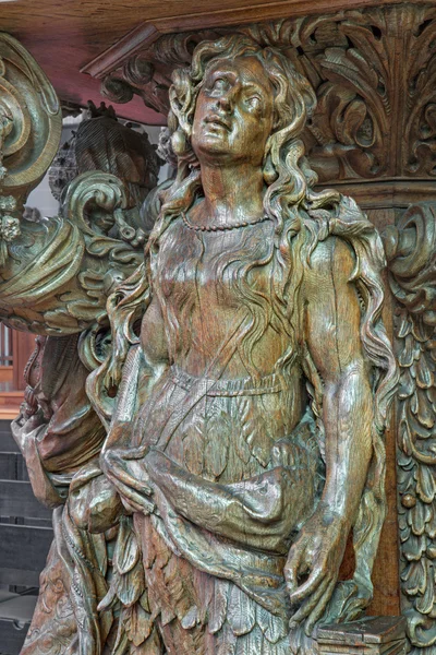 BRUGGE, BELGIUM - JUNE 12, 2014: The carved statue st. Mary of Magdalen on the pulpit in st. Jocobs church (Jakobskerk) by B. de Lannoy (1685-1689) — Stock Photo, Image