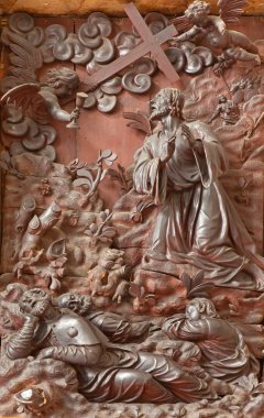 Padova, İtalya - 10 Eylül 2014: oyma kabartma kilise chiesa di san gaetano kutsal Bahçe gethsemane İsa dua michele fabris (kullanıcı adı l'ongaro) 17. yüzde.