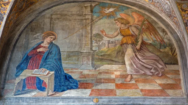 PADUA, ITALIA - 8 DE SEPTIEMBRE DE 2014: La Anunciación en la iglesia de San Francisco del Grande en capilla Cappella di Santa Maria della Carita por Girolamo Tessari (1523 - 24 ) — Foto de Stock