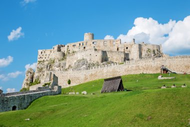 Spissky Kalesi - castle courtyard aşağı üzerinden bakmak