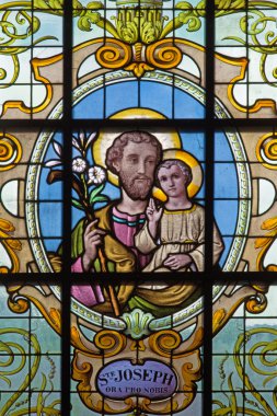Brussels, Belçika - 15 Haziran 2014: St joseph üzerinde Kilise notre dame aux zenginlikleri içinde windwopane Claireleri tarafından jan van keer (1904)