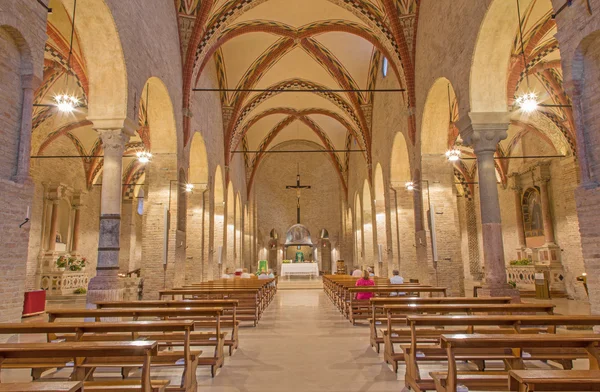 PADUA, ITALY - SEPTEMBER 9, 2014: The nave of church Chiesa di Santa Sofia. — Stock Photo, Image