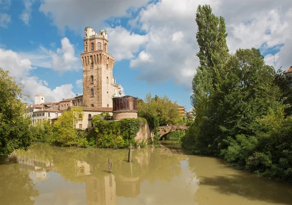 Padova - spegola staré vyhlídkovou věž. — Stock fotografie