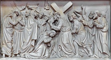 Mechelen, Belçika - 14 Haziran 2014: taş kabartma İsa de dyle bizim kadın kadınlar kiliseye Kudüs s. j de cuyper tarafından karşılamak.
