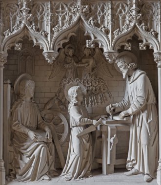 Mechelen, Belçika - 14 Haziran 2014: Kutsal Aile içinde çalışma heykel neogotic gurup St katharine kilise ya da katharinakerk.
