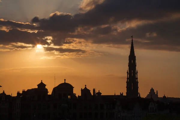 Brussels - Silhouette from Monts des Arts in evening. — Stock Photo, Image