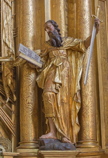 TRNAVA, SLOVACCHIA - 3 marzo 2014: La statua policroma di San Paolo apostolo nella chiesa dei Gesuiti . — Foto Stock