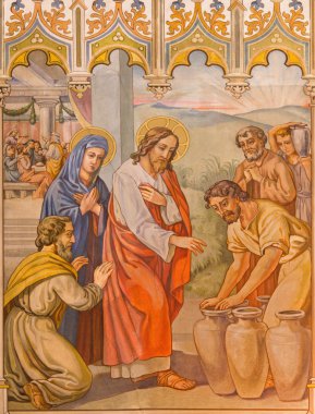 Trnava, Slovakya - 14 Ekim 2014: Mucize cana Leopold Bruckner (1905-1906) Aziz Nikolaos Kilisesi tarafından İsa böyle sahnenin neo-Gotik açık havada.