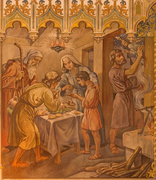 TRNAVA, SLOVAKIA - OCTOBER 14, 2014: The neo-gothic fresco of fhe scene as Israelites at the Pesach supper at the Lords Passover by Leopold Bruckner (1905 - 1906) in Saint Nicholas church. — Stock Photo, Image