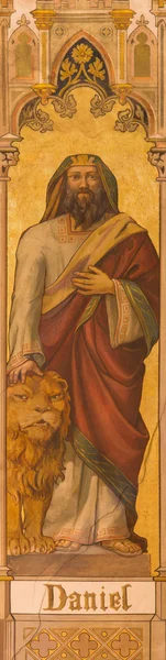 ТРНАВА, СЛОВАКИЯ - 14 октября 2014 года: Неоготическая фреска пророка Даниила Леопольда Брукнера (1905 - 1906) в церкви Святого Николая . — стоковое фото