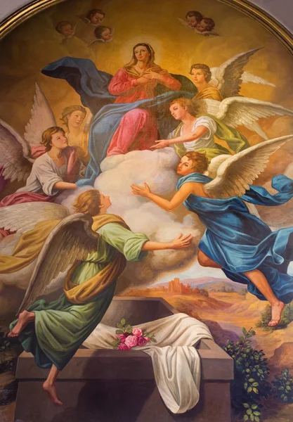 SEVILLE, SPAIN - OCTOBER 28, 2014: The neo - baroque fresco of Assumption of Virgn Mary in the presbytery of church Capilla Santa Maria de los Angeles by Rafael Rodriguez Hernandez from 20 cent. — Stock Photo, Image