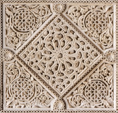 Sevilla, İspanya - 28 Ekim 2014: Casa de Pilatos, avluda mudejar sıva detay.